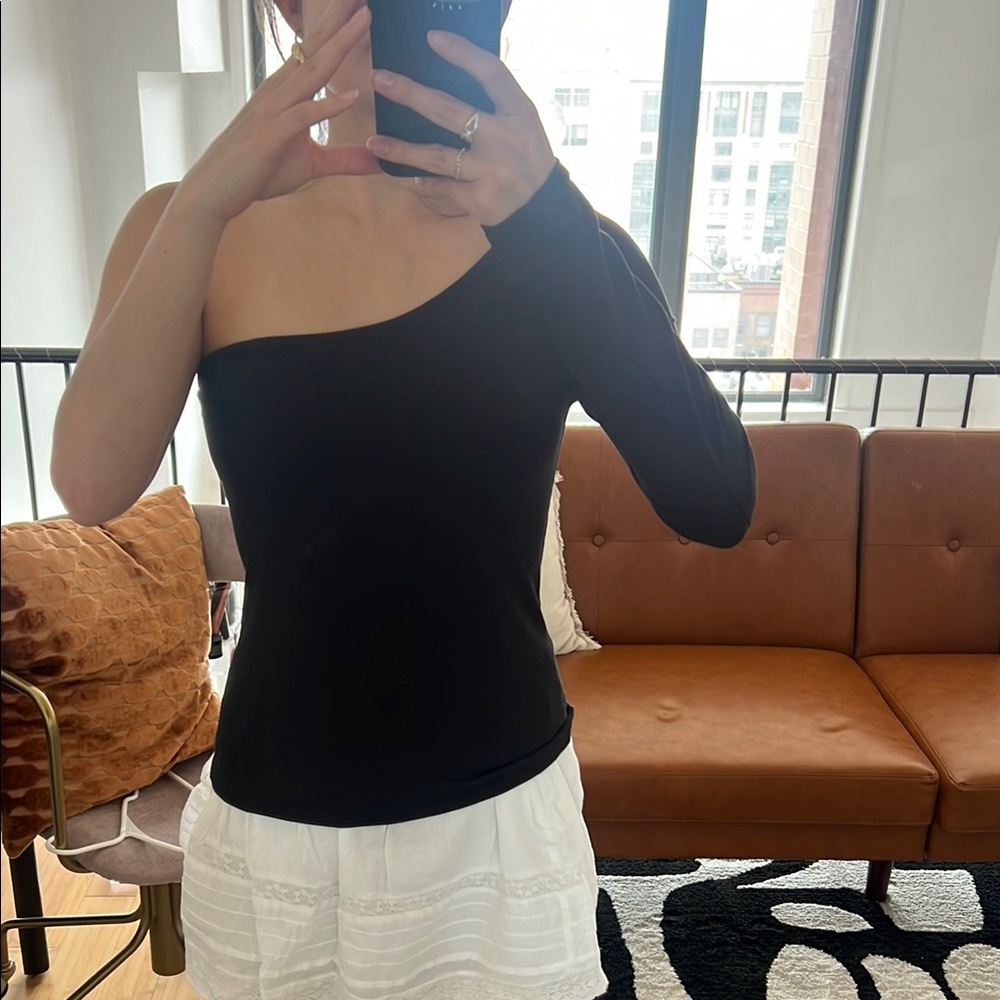 One shoulder long sleeve top